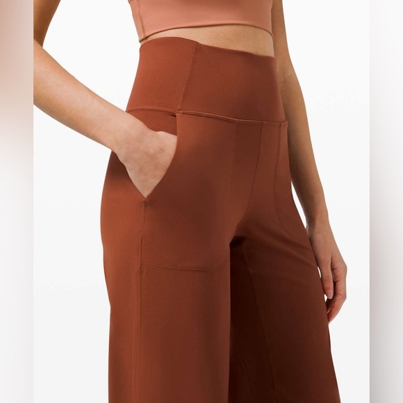 Lululemon Align Wide Leg Super-High-Rise Crop - Picture 4 of 7